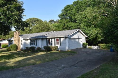 2044 Merle Dr, Conyers GA  30013-1830 exterior