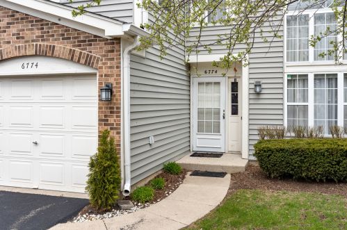 6774 Roanoake Ct, Gurnee, IL 60031-4012