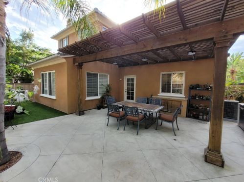 33 Commonwealth, Irvine CA  92618-7003 exterior