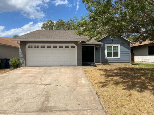 7810 Copano Dr, Austin TX  78749-3815 exterior
