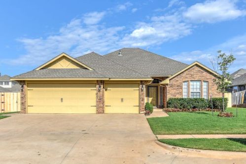 8716 Ally Way, Yukon, OK 73099-9646