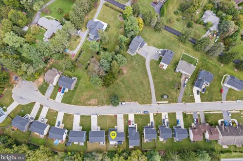 99 Nathaniel Dr, Charles Town WV  25414-1290 exterior