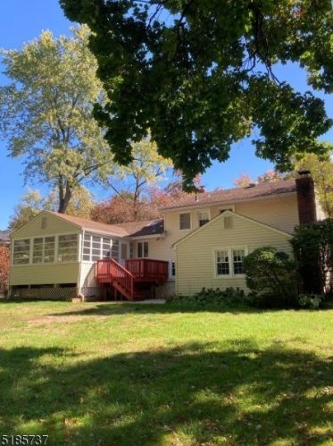 59 River Bend Rd, Berkeley Heights, NJ 07922-1812