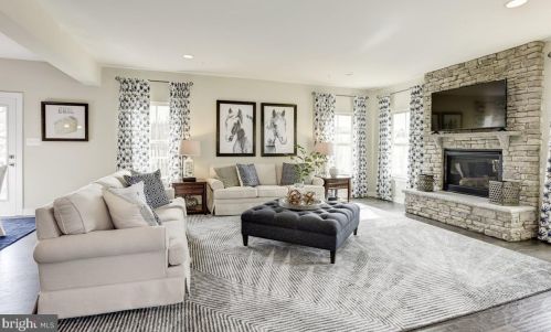 43 Winifred Dr, Hanover PA 17331 exterior