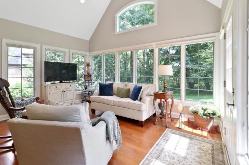 1904 William Dr, Valpo IN  46385-8168 exterior