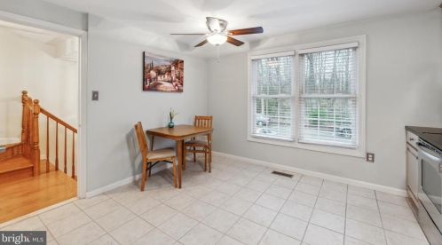 8112 Rhodell Ln, Springfield VA  22153-2918 exterior
