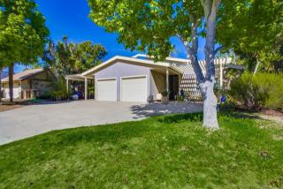 6730 Luciernaga Pl, Carlsbad, CA 92009-5818