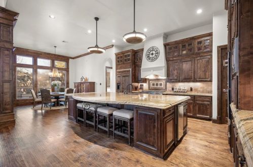 6300 Preferred Dr, Fort Worth TX  76179-8203 exterior