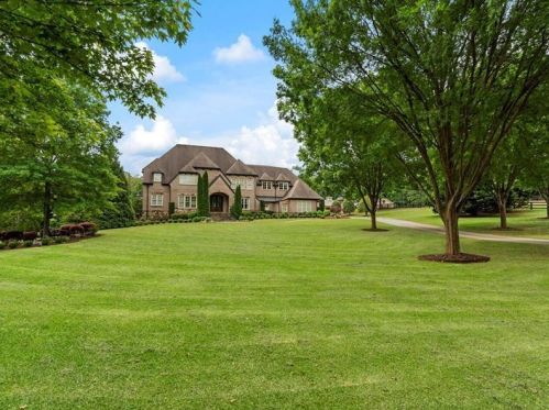 5233 Moore Rd, Suwanee, GA 30024-1933