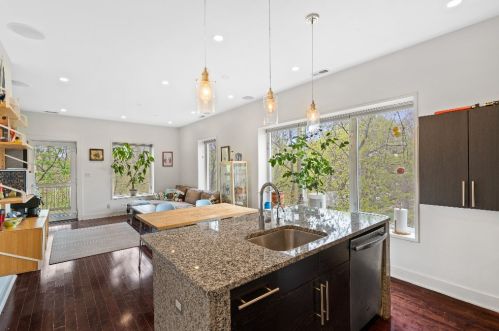 1627 Ainslie St, Chicago, IL 60640-3414