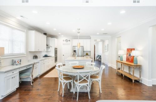 3486 Brookleigh Ln, Atlanta GA  30319-2218 exterior