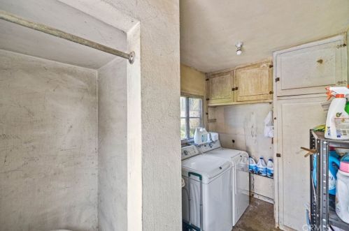 5216 Victoria Ave, Riverside CA  92506-1565 exterior