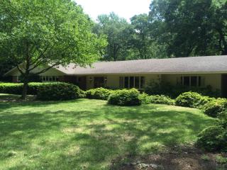 1110 Audubon Dr, Memphis, TN 38117-4605