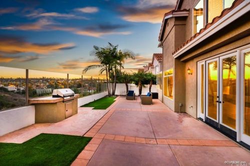 7058 Primentel Ln, Carlsbad, CA 92009-6612