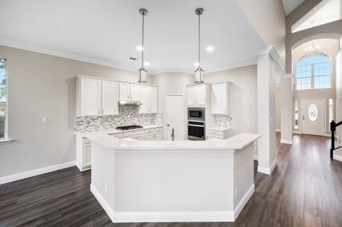 5600 Meadows Way, Fort Worth TX  76180-6315 exterior