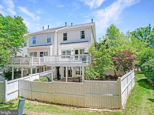 12001 Edgemere Cir, Herndon VA  20190-3256 exterior