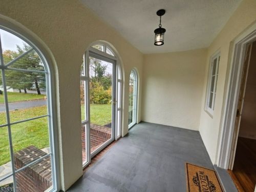 48 Bay St, Stirling, NJ 07980-1502