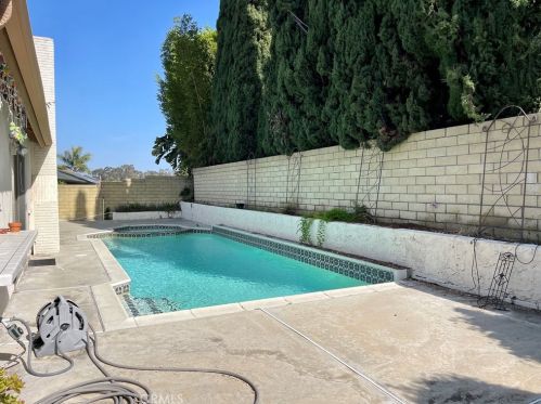25221 Pizarro Rd, El Toro, CA 92630-4237