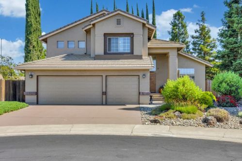 8959 Hollybrook Ct, Elk Grove, CA 95624-3014