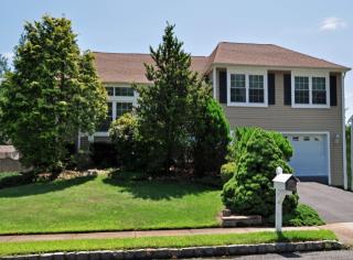 15 Rosewood Dr, Wall Township, NJ 07762-2146
