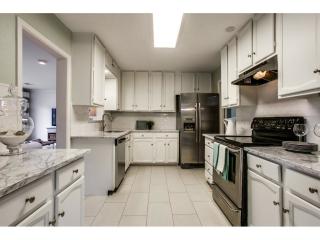 7439 Colgate Ave, Dallas TX  75225-4508 exterior