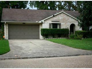 526 Bienville Ln, Houston, TX 77015-2702