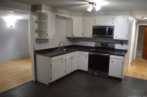 274 Webb Cir, Upper Stepney CT  06468-1452 exterior