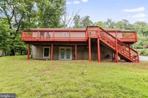 351 Cub Run Ln, Harpers Ferry WV 25425-6476 exterior