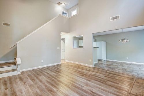 2297 Charleston Pointe, Atlanta GA  30316-3018 exterior