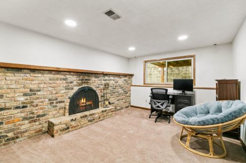 1718 Hickory Hill Dr, Saint Paul MN  55122-2410 exterior