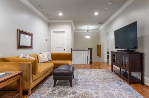 4737 Dudley Ln, Atlanta GA  30327-3306 exterior
