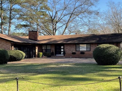 1865 Loch Lomond Trl, Atlanta, GA 30331-7433