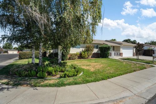 1127 Franciscan Way, Manteca, CA 95336-3519