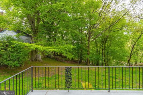 6910 Cliff Rd, Philadelphia PA  19128-4405 exterior