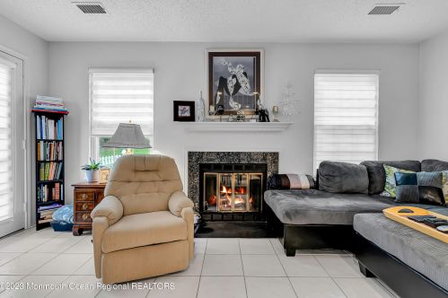 181 Old Orch Ln, Tinton Falls NJ 07712-2570 exterior