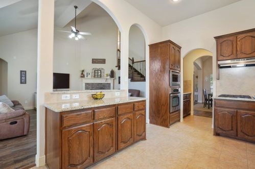 5724 Diamond Valley Dr, Fort Worth TX  76179-7607 exterior