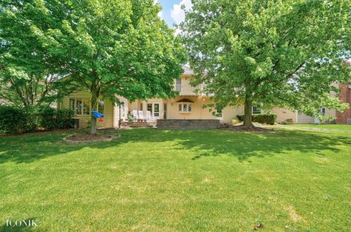 1547 Pine Lake Dr, Naperville IL  60564-9791 exterior