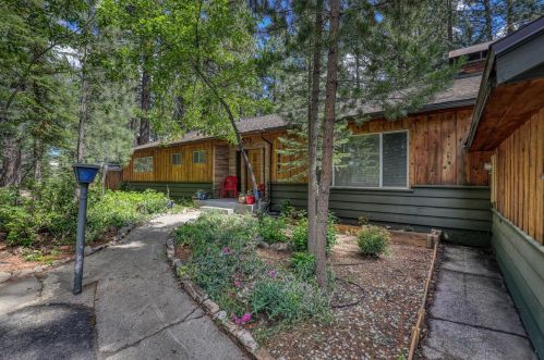 10191 Donner Trail Rd, Truckee, CA