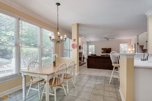 765 Yosemite Dr, Suwanee GA  30024-4004 exterior