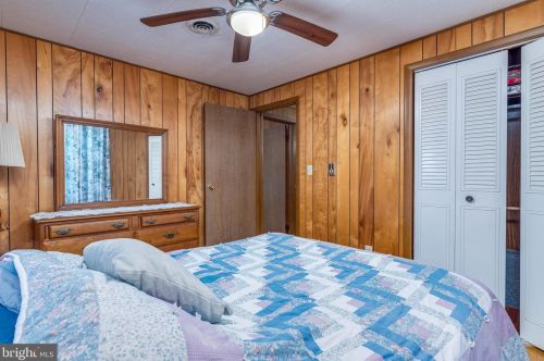 857 Oregon Trl, Harpers Ferry WV 25425-3144 exterior