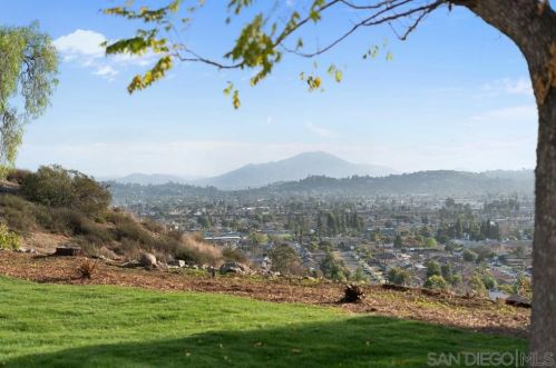 1355 Pepper Dr, El Cajon, CA 92021-1413