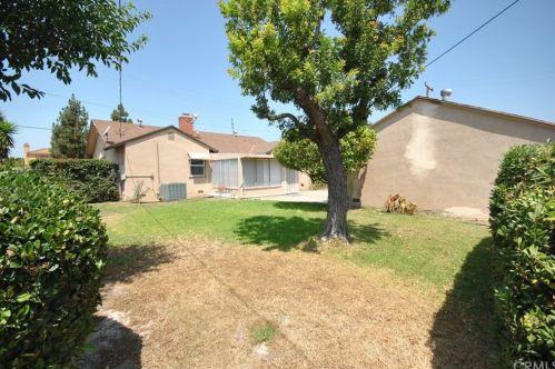 2002 Ninth St, Anaheim CA  92802-3203 exterior