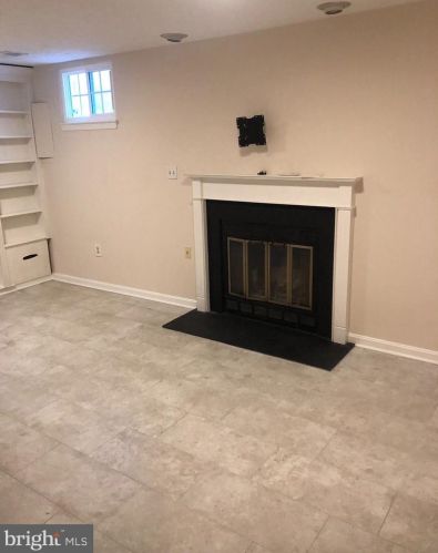 7356 Hidden Knolls Ct, Springfield VA  22153-1911 exterior