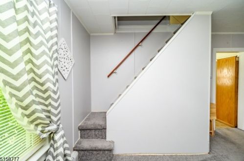 6 Dogwood Ln, Princeton NJ  08540-8439 exterior