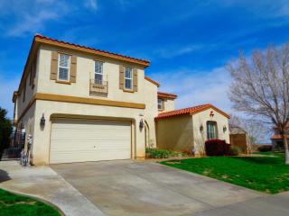 6611 Cielo Dr, Palmdale, CA 93551-1649