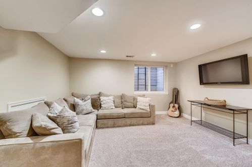 7075 Niagara Ct, Englewood CO 80112-1011 exterior