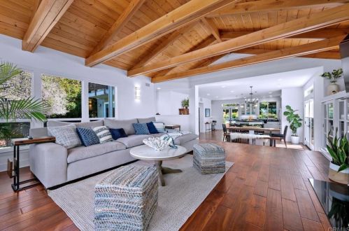 647 Arden Dr, Encinitas, CA 92024-4504