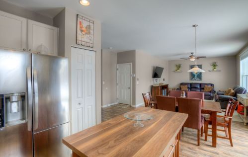 1600 Bristol Dr, Pingree Grove IL  60140-9038 exterior