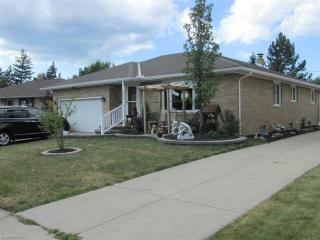 9652 Melody Ln, Cleveland, OH 44144-3132