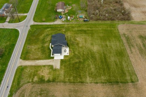 2536 Moorefield Rd, Springfield OH  45502-8209 exterior